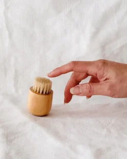 Cedar Complexion Brush